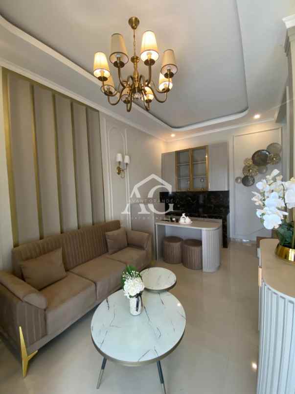 rumah baru 2 lantai di cemorokandang malang