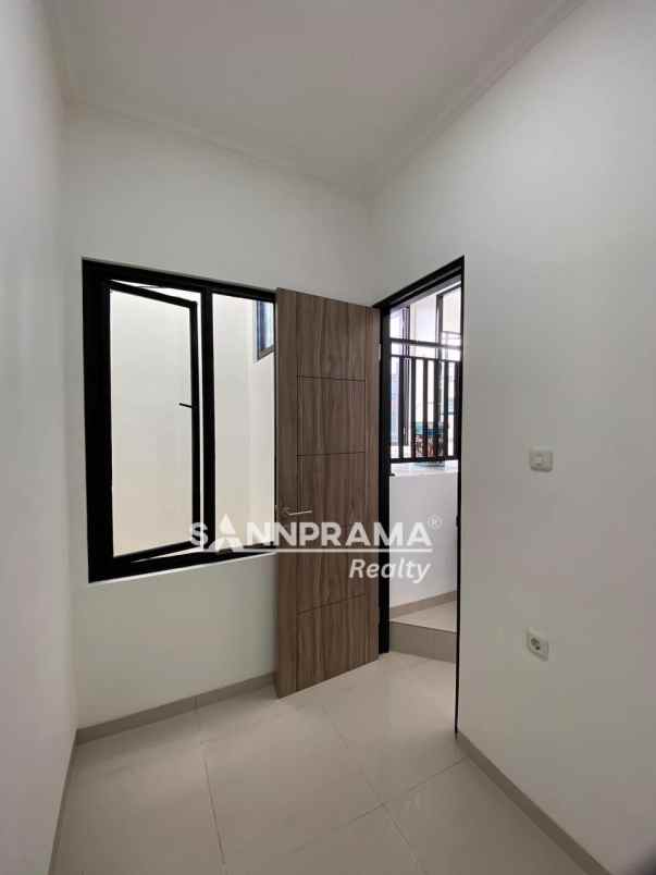 rumah baru elegant dalam cluster di pondok petir depok