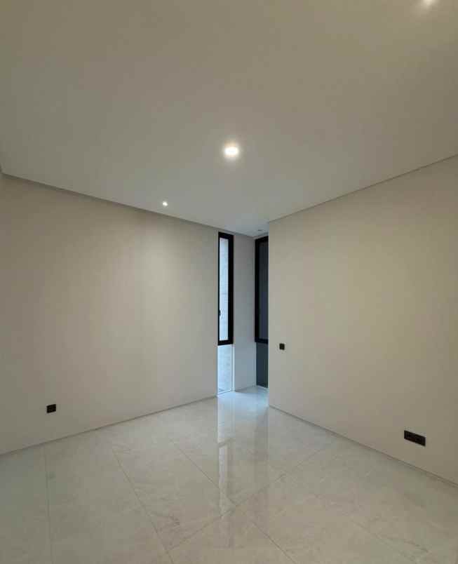 rumah baru minimalis di manyar kertoadi