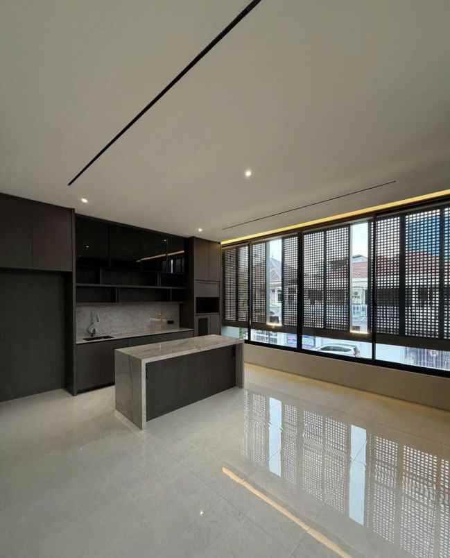 rumah baru minimalis di manyar kertoadi