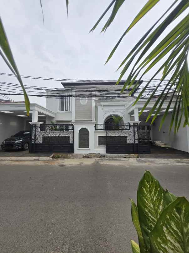 rumah baru renovasi lokasi strategis siap huni