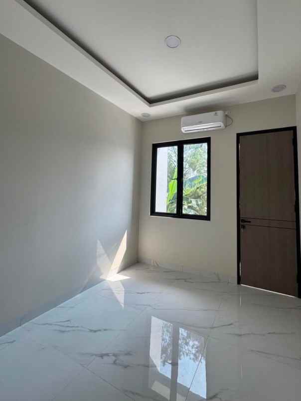 rumah baru siap huni lokasi strategis di griyaloka bsd