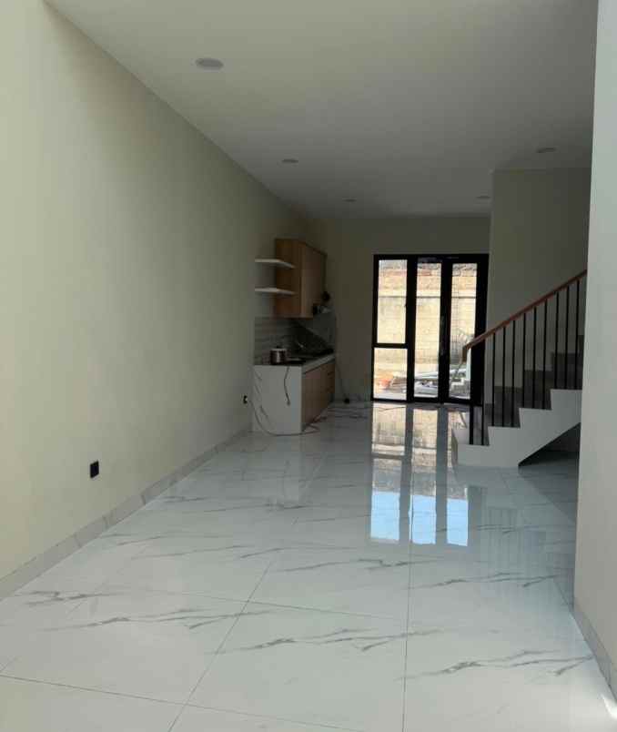 rumah baru siap huni lokasi strategis di griyaloka bsd