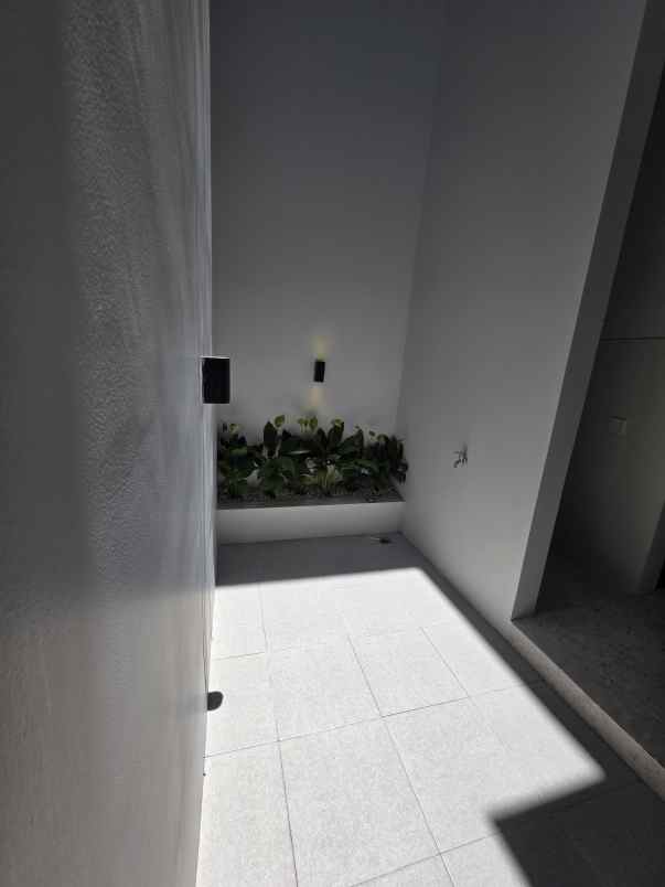 rumah baru sutorejo prima indah surabaya under 2m