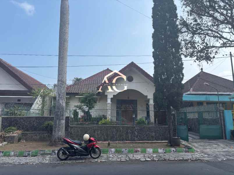 rumah cantik di jl welirang malang