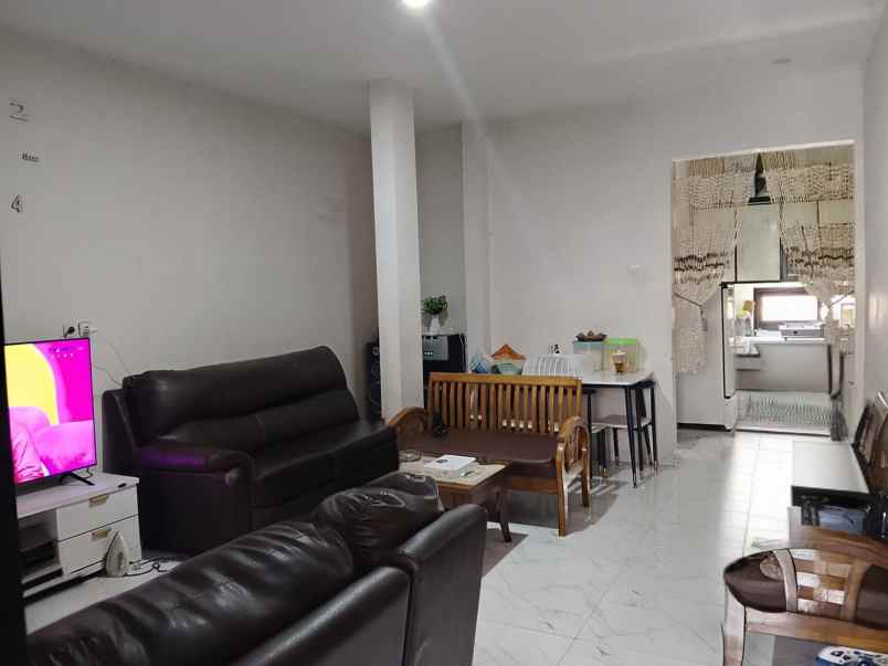 rumah cihanjuang dekat pemkot cimahi full bangunan