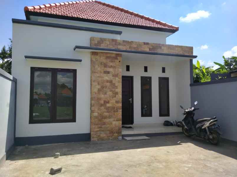 rumah dajan peken kec tabanan