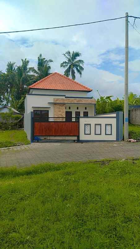 rumah dajan peken kec tabanan