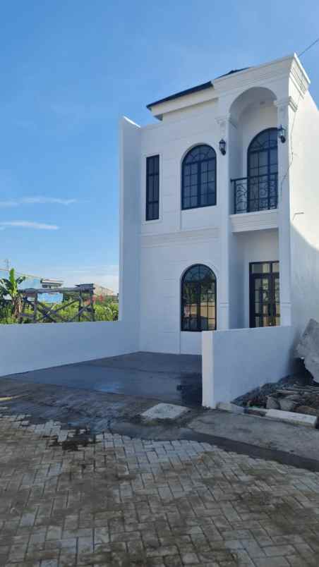 rumah desain amerika klasik di perdos unhas antang