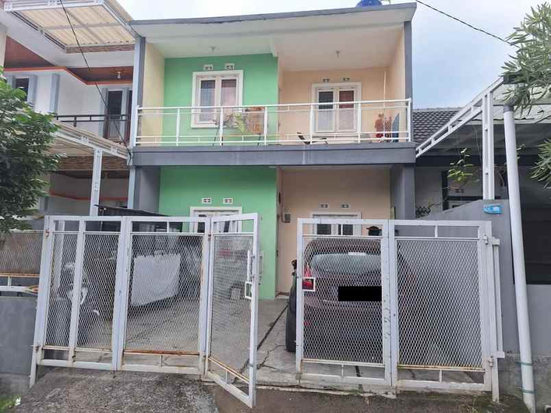 rumah di cihanjuang parongpong aman dan nyaman