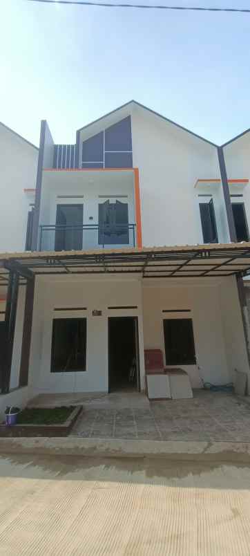 rumah dua lantai siap huni di kota depok