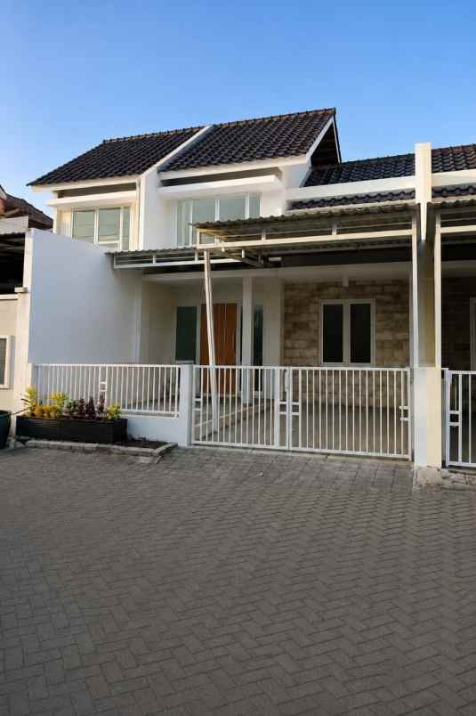 rumah greenlake wonorejo siap huni