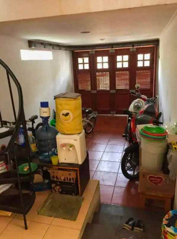 rumah hook 2 lantai di kapling ptb menceng jkt barat