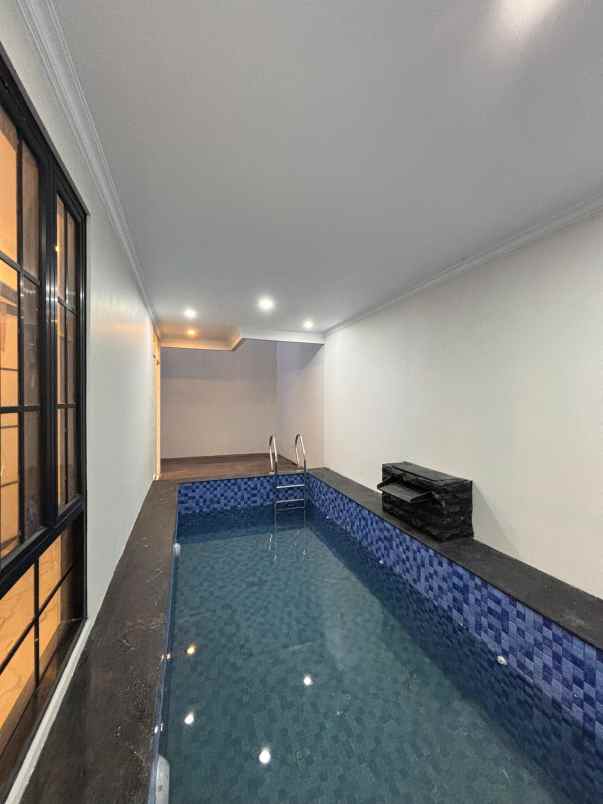 rumah jagakarsa dalam komplek