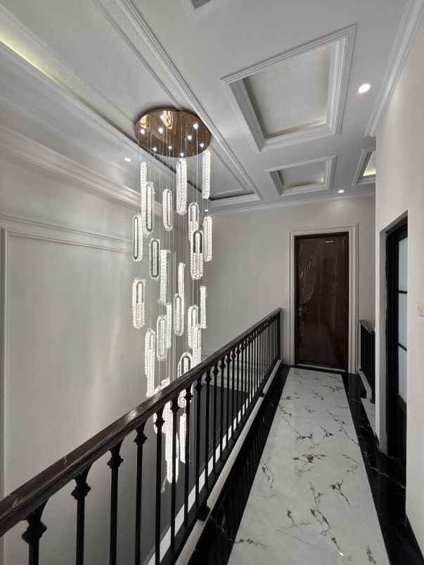 rumah jagakarsa dalam komplek