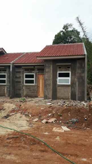 rumah jalan raya munjul solear