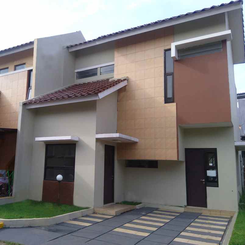 rumah jl komp d golden grogol