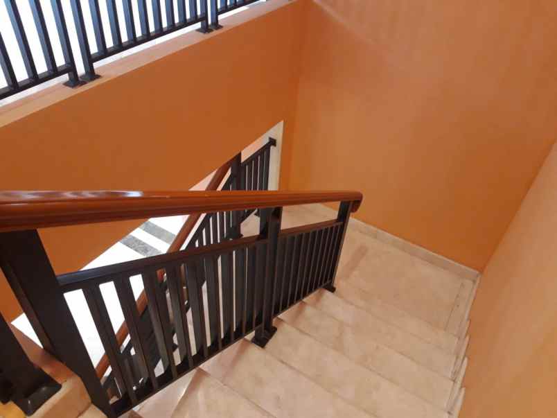 rumah jl limo raya cinere depok