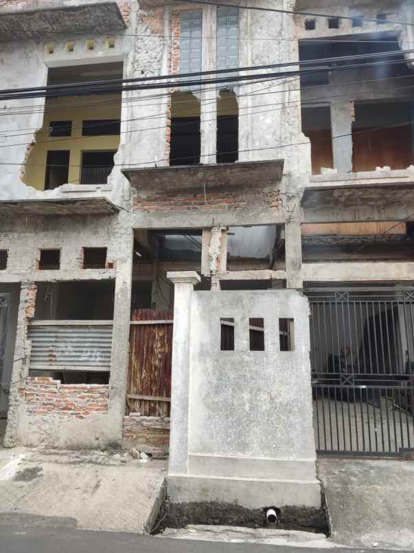 rumah jl taruna serdang