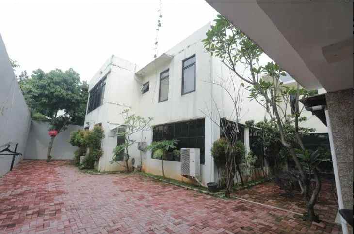 rumah kantor strategis di jalan kedondong jagakarsa