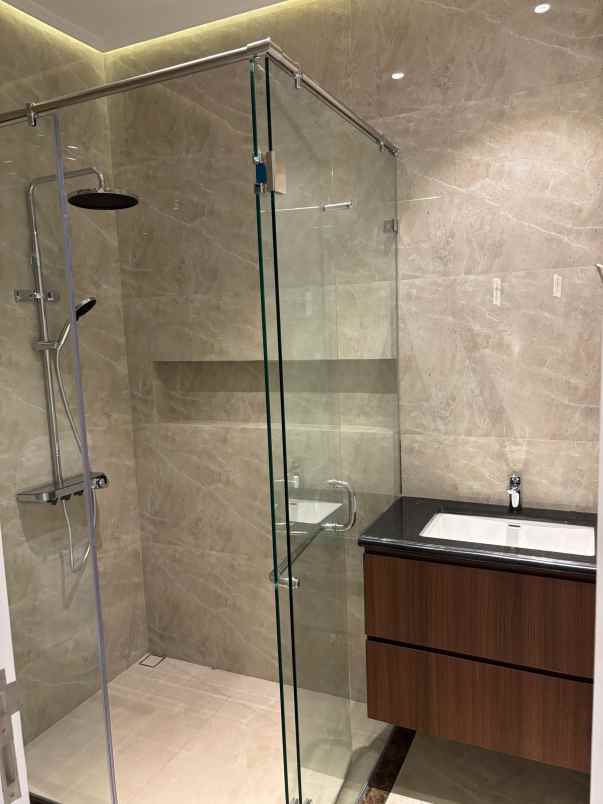 rumah klasik mewah di cempaka putih jakarta pusat