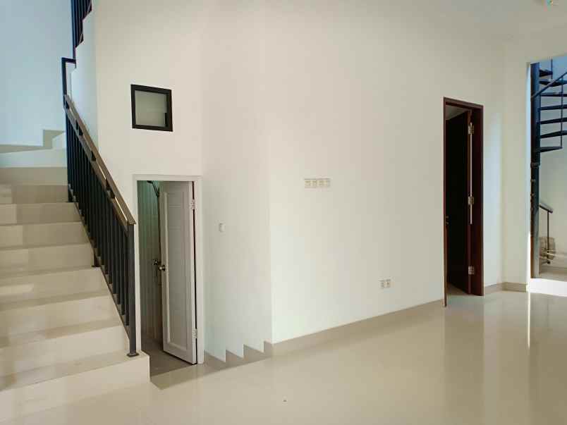 rumah kodau dekat toll jatiwarna