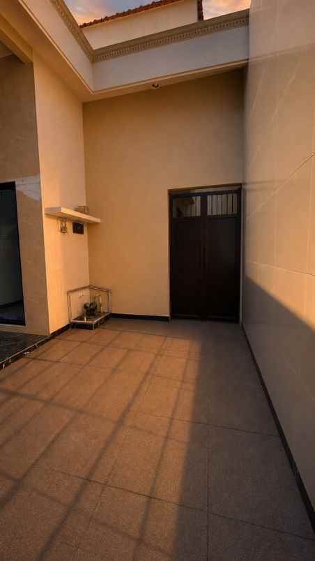 rumah lokasi daerah kenjeran ruas jalan lebar