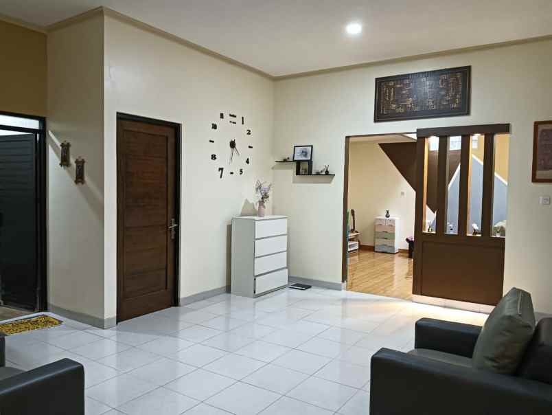 rumah luas strategis di ciater serpong