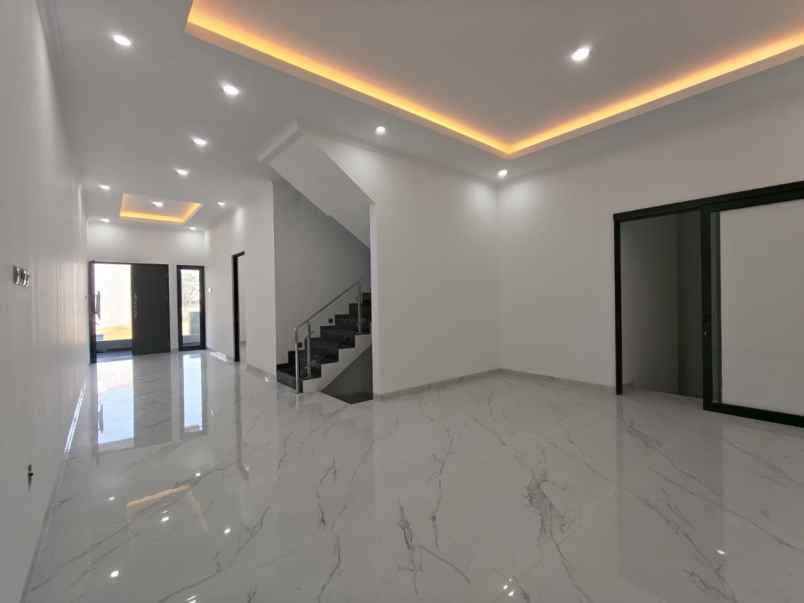 rumah lux minimalis pakuwon city grand island