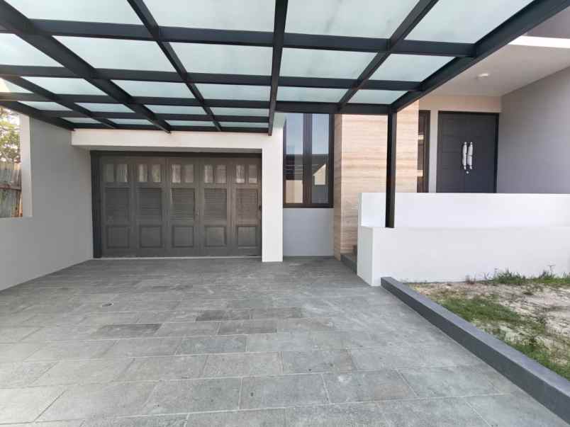 rumah lux minimalis pakuwon city grand island