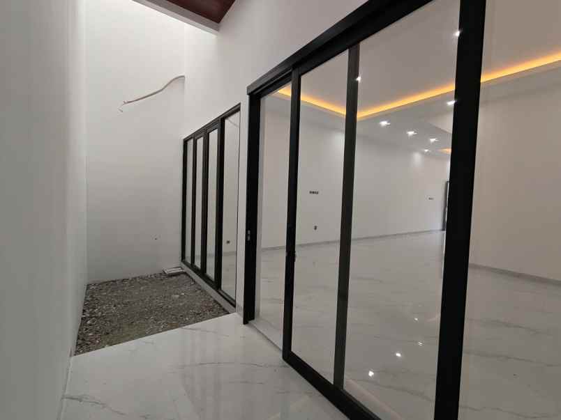 rumah lux minimalis pakuwon city grand island