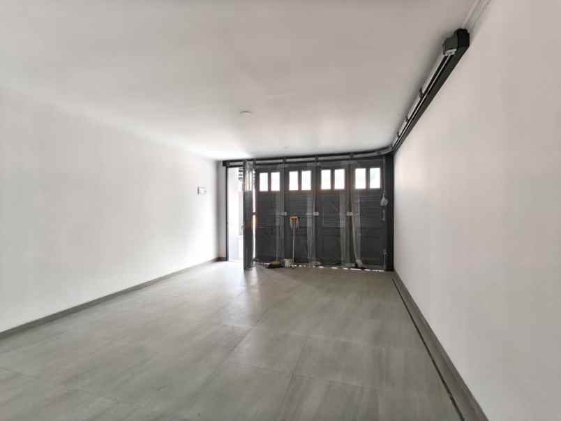rumah lux minimalis pakuwon city grand island