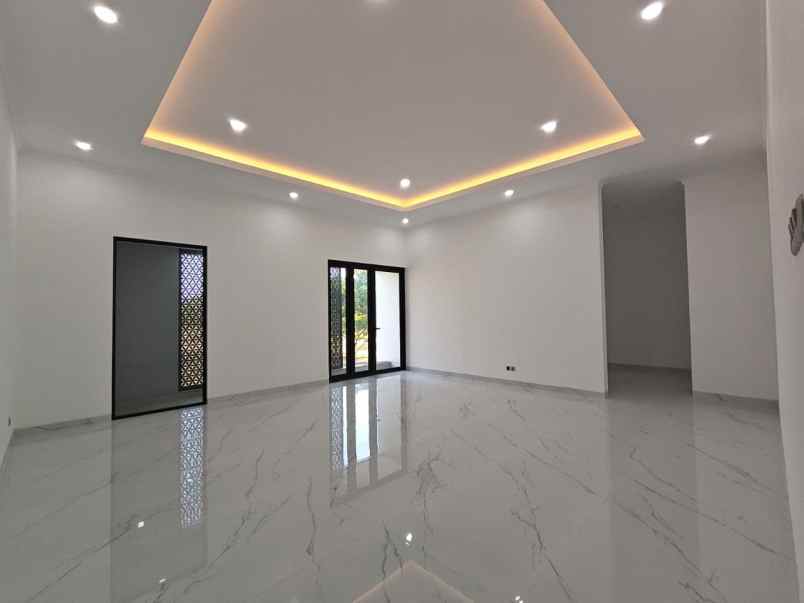 rumah lux minimalis pakuwon city grand island