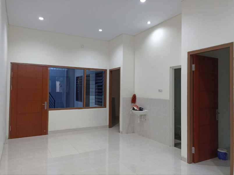 rumah manyar tirtoyoso siap huni carport 2