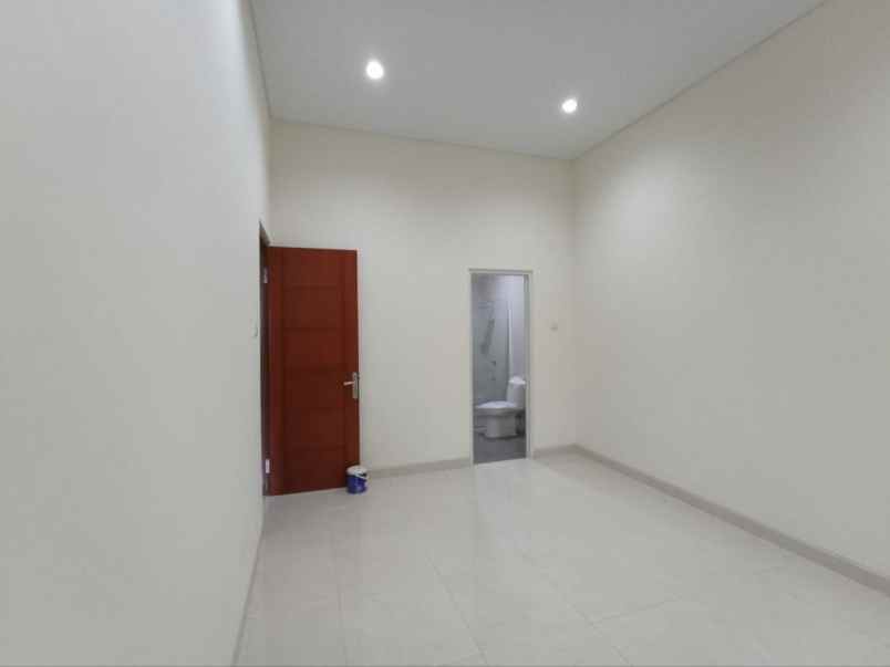 rumah manyar tirtoyoso siap huni carport 2