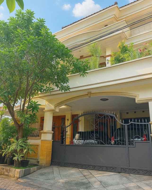 rumah manyar tirtoyoso strategis siap huni carport 2
