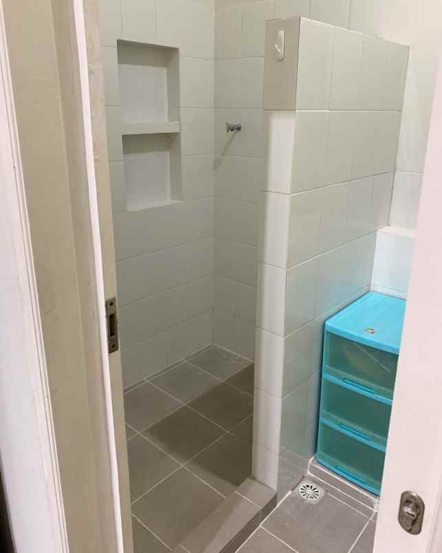 rumah mewah 2 lantai di jln dr ratna jatibening bekasi