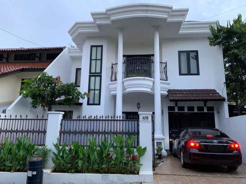 rumah mewah 2 lantai di jln dr ratna jatibening bekasi