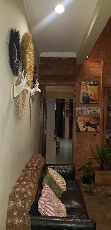 rumah mewah di jl mokmer jakarta pusat