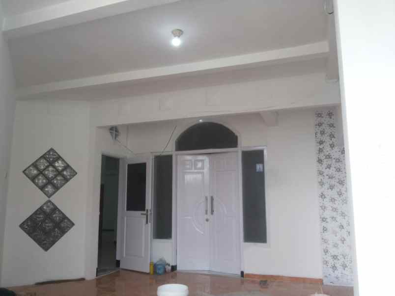 rumah mewah minimalis second dekat area kampus