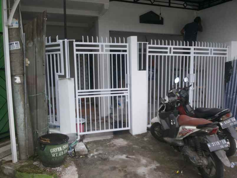 rumah mewah minimalis second dekat area kampus