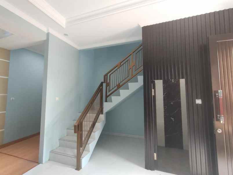 rumah minimalis 2 lantai murah di rangkapan jaya depok