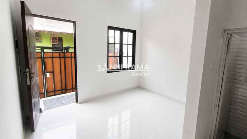 rumah minimalis classic modern di beji depok