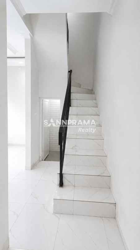 rumah minimalis classic modern di beji depok