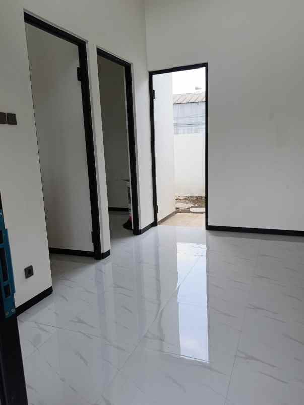 rumah minimalis lokasi 5 menit ke pasar pakis