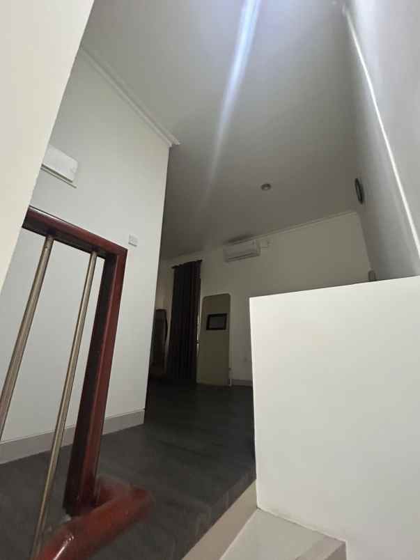 rumah minimalis rapi semi furnished citra gran cibubur