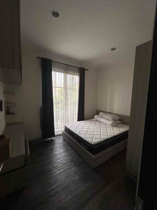 rumah minimalis rapi semi furnished citra gran cibubur