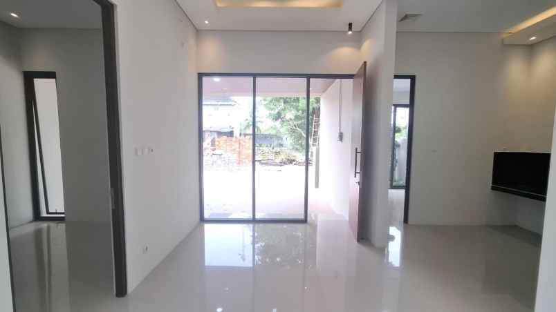 rumah modern dekat kampus dan mall di maguwoharjo