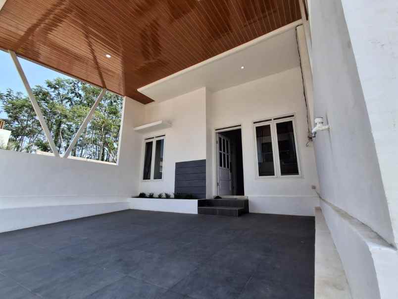 rumah modern free kanopi dekat bandara abd saleh
