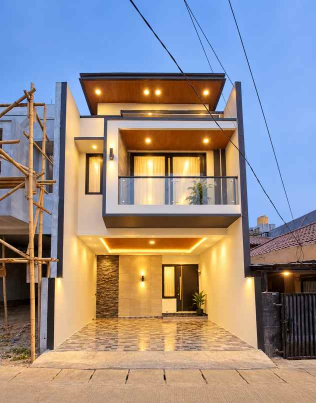 rumah modern kontemporer di kavling dki jagakarsa